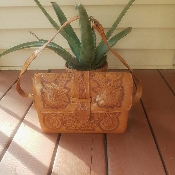 Vintage Handbags - Like New Vint.Hand Tooled Mexican Leather